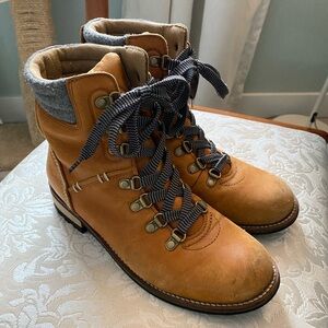 Kodiak lace up boots size 7.5